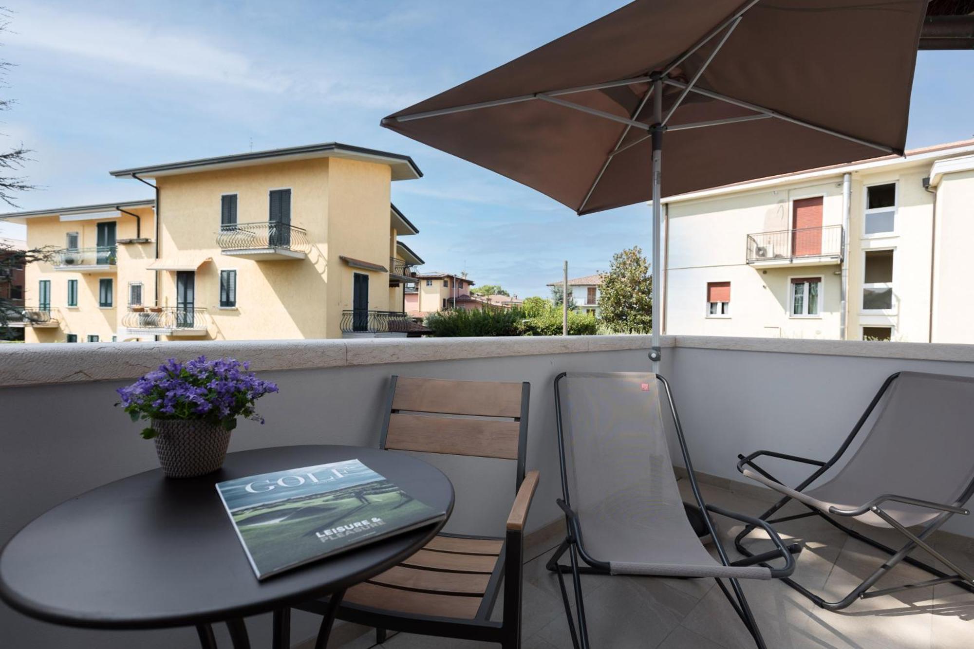 Charming Sirmione Bed & Breakfast エクステリア 写真
