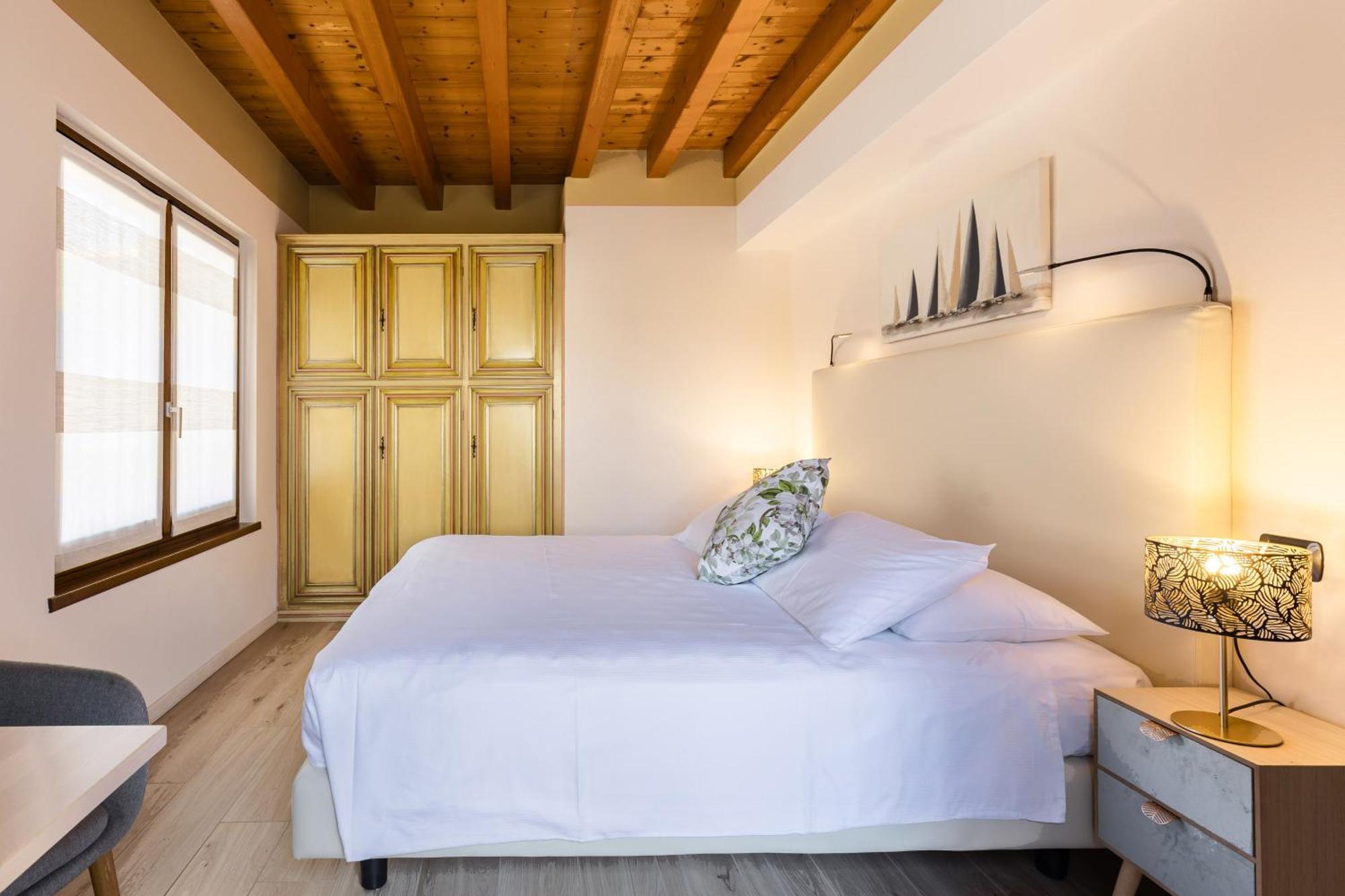 Charming Sirmione Bed & Breakfast エクステリア 写真