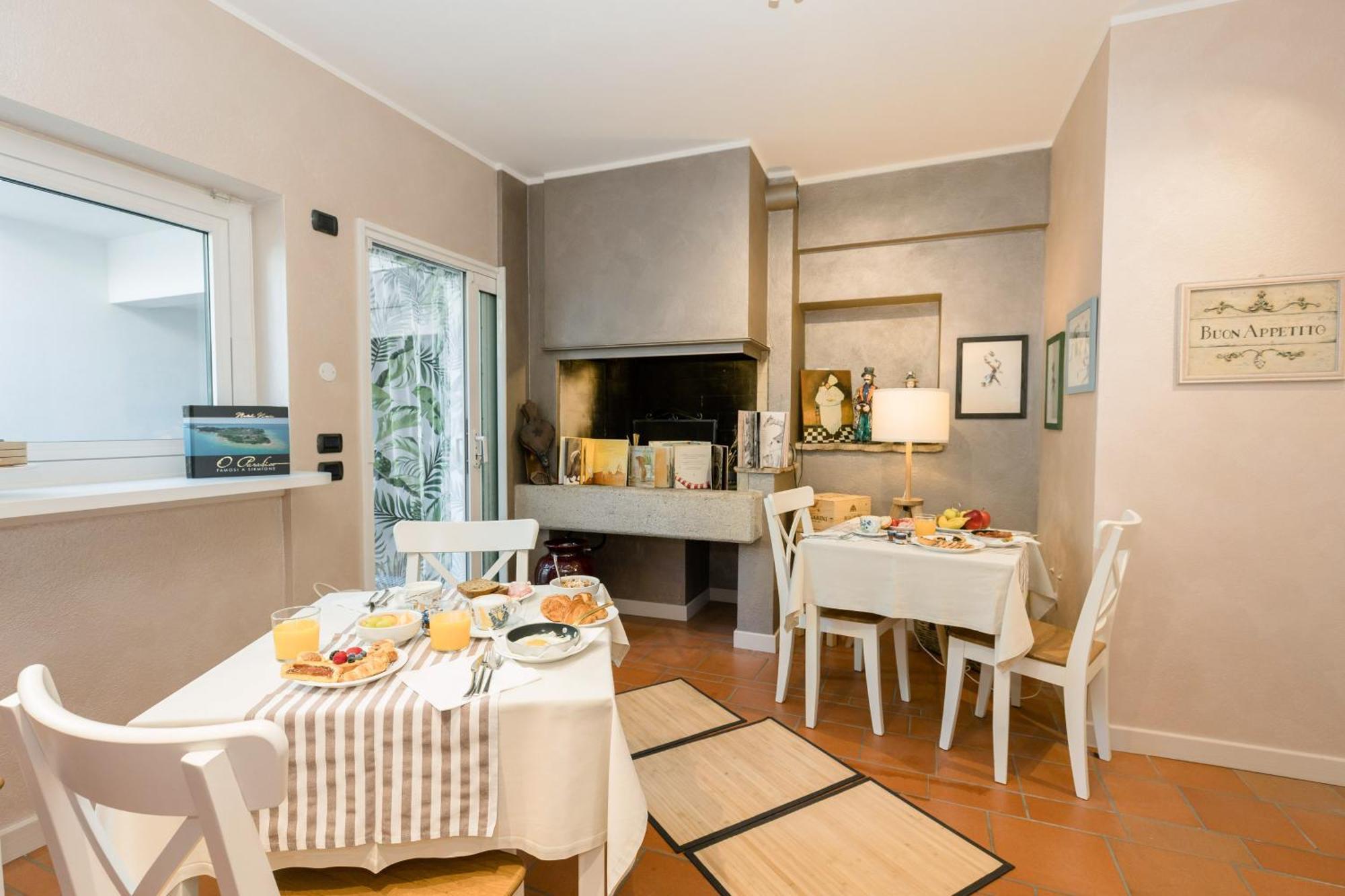 Charming Sirmione Bed & Breakfast エクステリア 写真