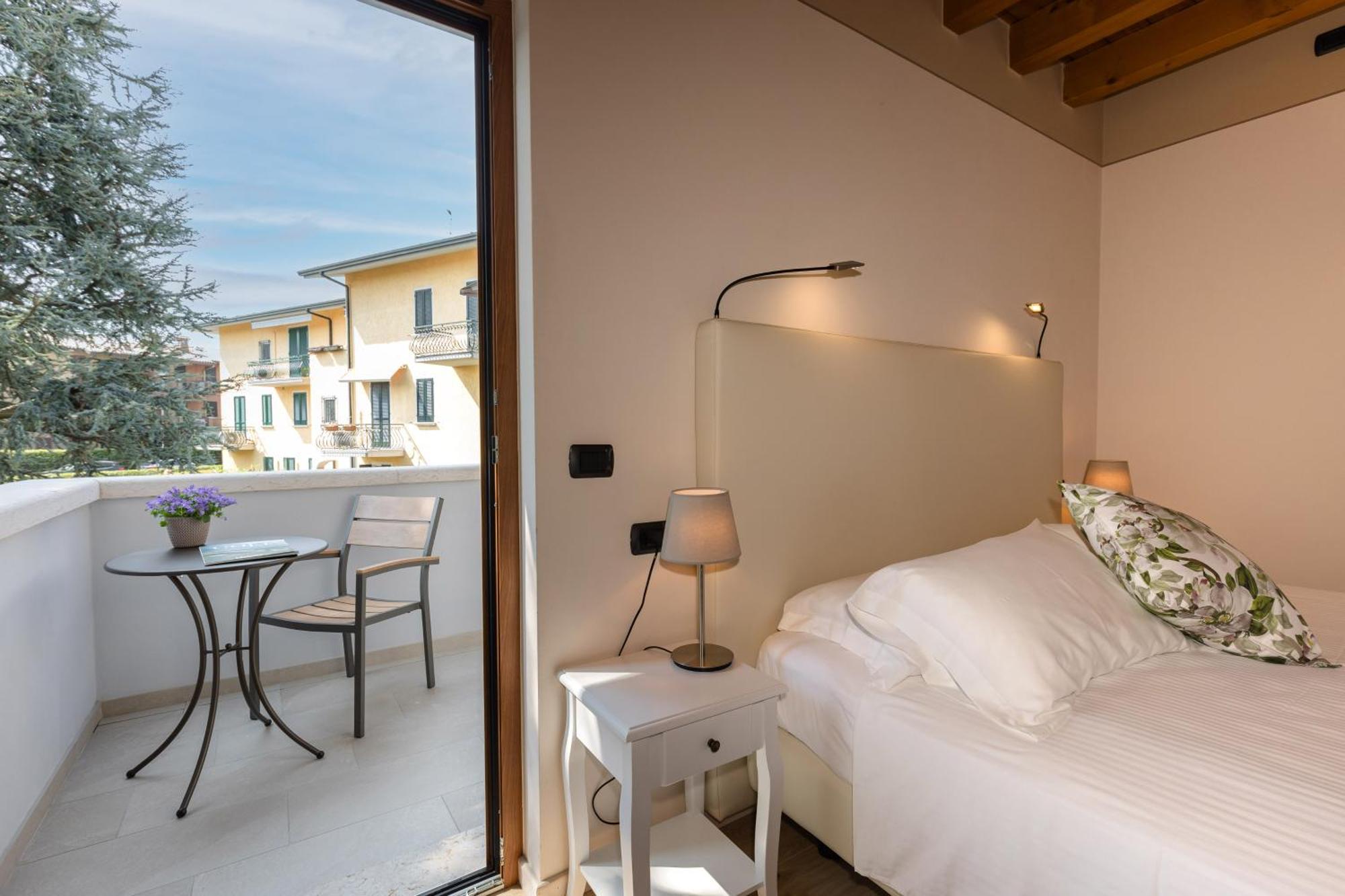 Charming Sirmione Bed & Breakfast エクステリア 写真