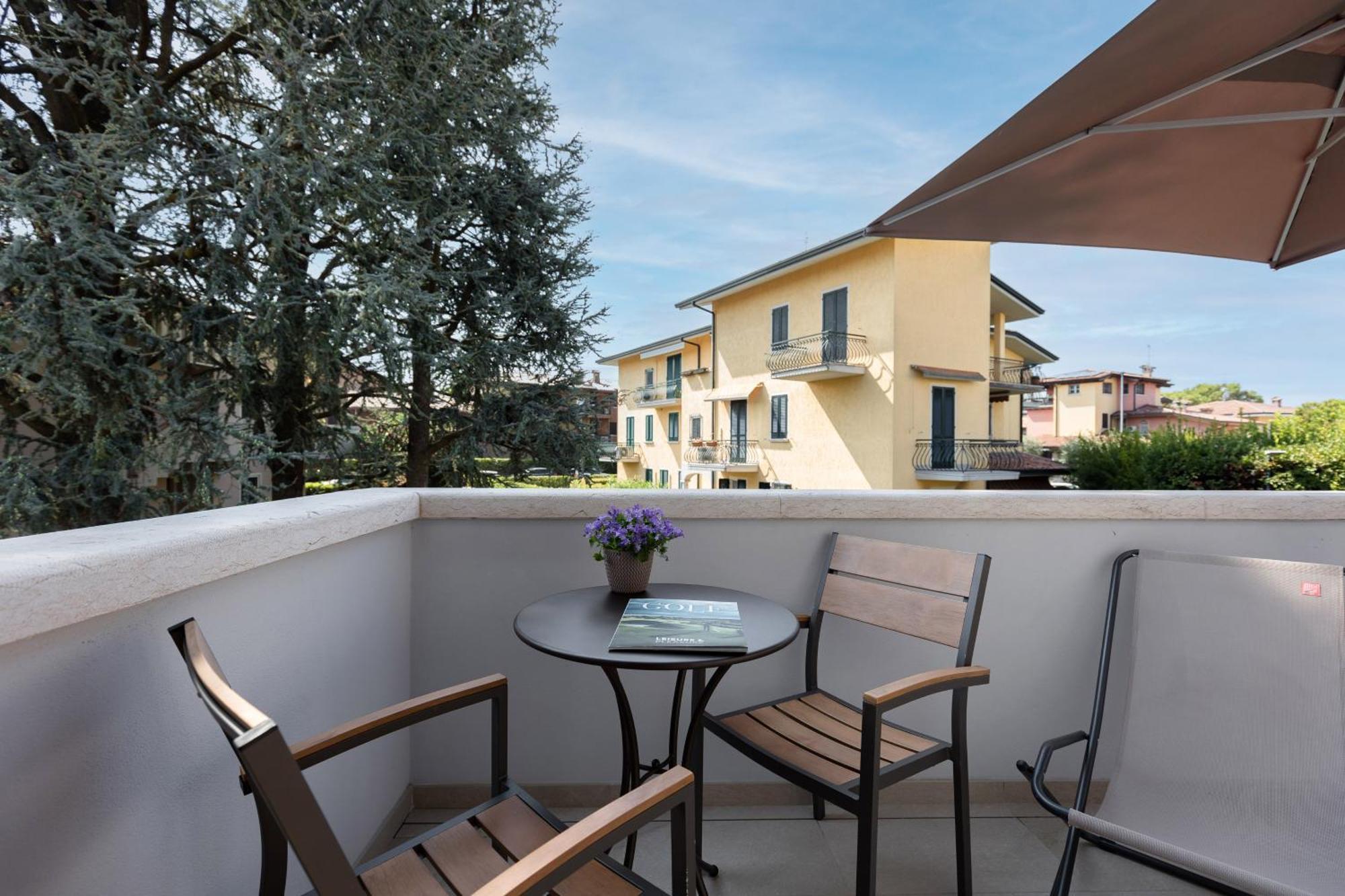 Charming Sirmione Bed & Breakfast エクステリア 写真