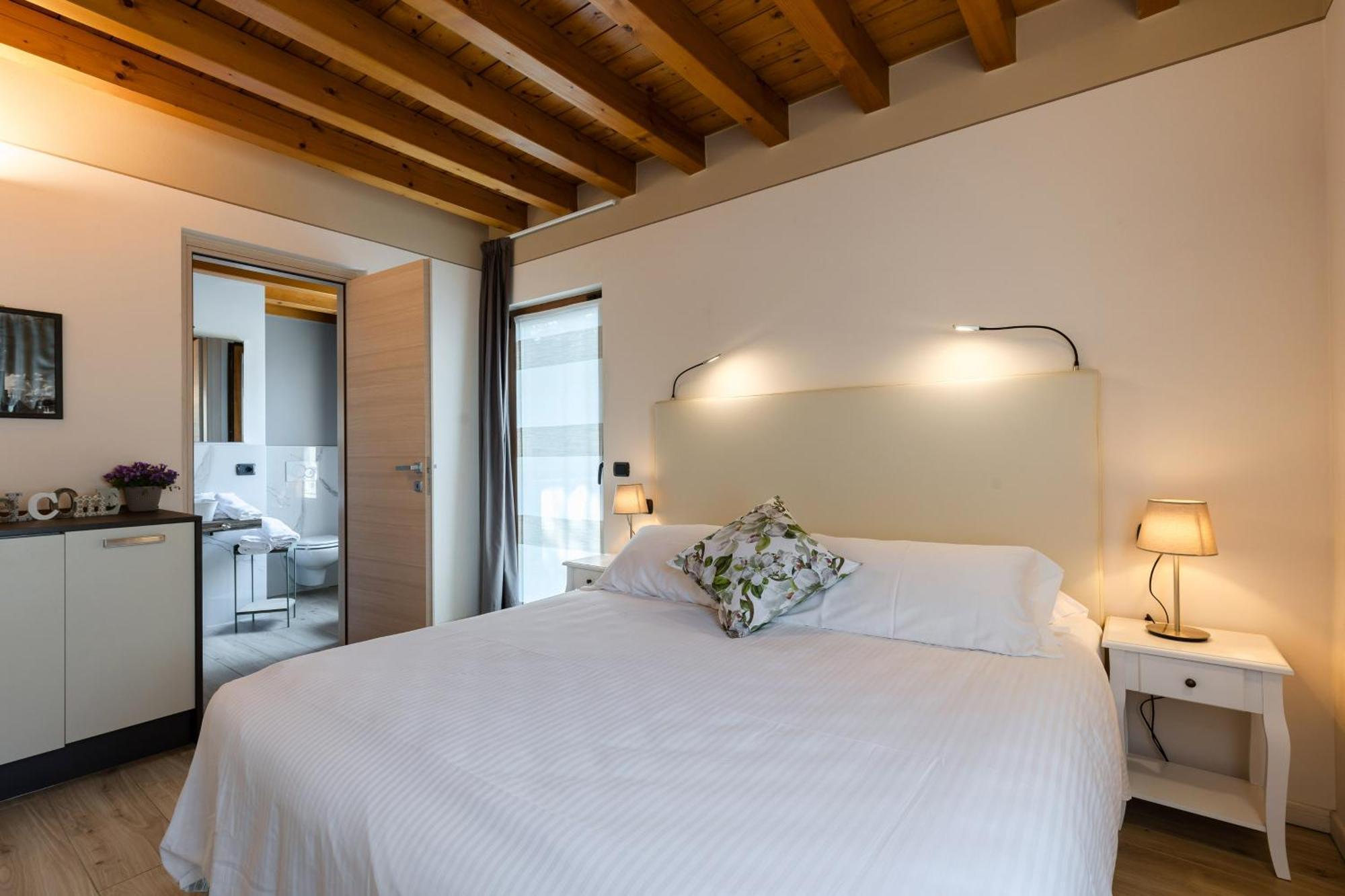 Charming Sirmione Bed & Breakfast エクステリア 写真