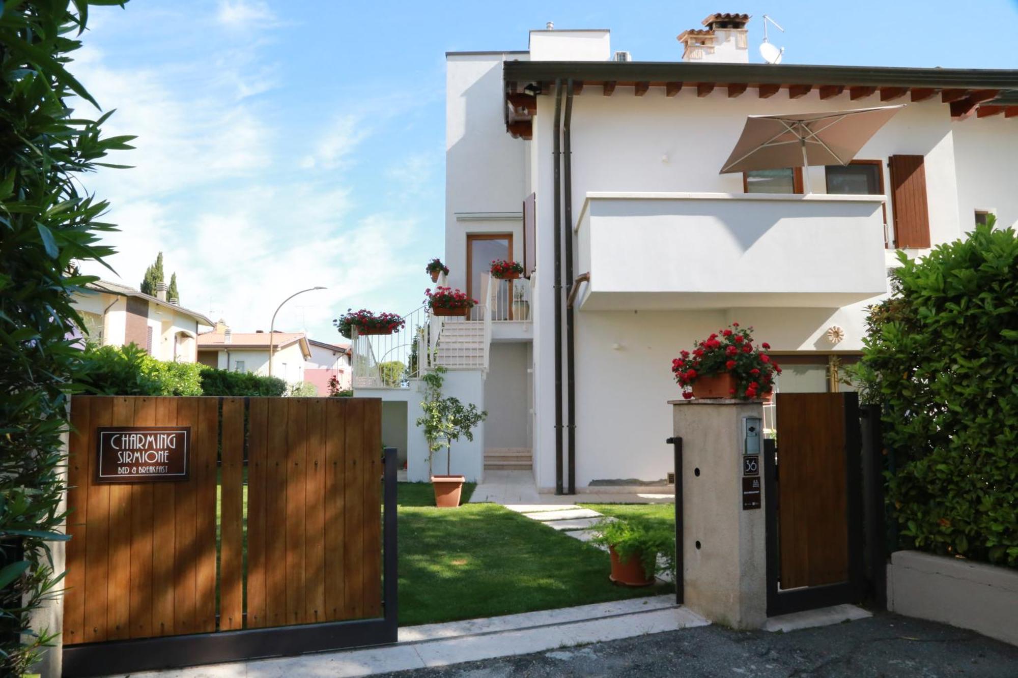 Charming Sirmione Bed & Breakfast エクステリア 写真
